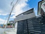 周辺は住宅が建ち並ぶ閑静な住宅街です。
