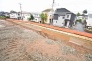 現地ご見学の際、スタッフが様々なご質問に対応いたします、周辺環境、前面道路、建築可能な建物について、ぜひご相談ください。
