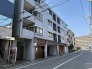 東久留米駅徒歩３分の立地です。真上の階には住戸ございません。