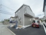 1号棟 周辺の街並みの中で適度な主張、生活に溶け込むシンプルなデザインの外観が魅力の一戸建です。
