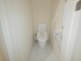 トイレにはウォシュレット機能を標準装備。
