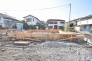 現在建物を建築中です、建築中の物件については現地確認の他、同施工会社の完成施工例のご案内、担当者のプレゼンテーションにてご検討ください。適切なご検討の方法をご説明させて頂きます。
