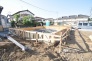 現在建物を建築中です、建築中の物件については現地確認の他、同施工会社の完成施工例のご案内、担当者のプレゼンテーションにてご検討ください。適切なご検討の方法をご説明させて頂きます。

