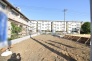 現在建物を建築中です、建築中の物件については現地確認の他、同施工会社の完成施工例のご案内、担当者のプレゼンテーションにてご検討ください。適切なご検討の方法をご説明させて頂きます。

