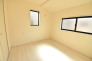 勾配天井の2階のお部屋。この勾配の角度がお洒落な雰囲気を感じさせてくれます。
