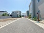 安心して暮らすことのできる住宅街。　住宅地の道路は一般に交通量が少なく車などの騒音が少ないため、住民にとって静かな生活環境が提供されます。
