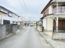 安心して暮らすことのできる住宅街。　住宅地の道路は一般に交通量が少なく車などの騒音が少ないため、住民にとって静かな生活環境が提供されます。
