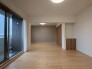 家族が一番集まる場所だから広々としつつも素敵な空間であって欲しい。みんながくつろぐリビングからキッチンまでが一つの空間のように繋がる間取り。

