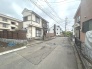 安心して暮らすことのできる住宅街。　住宅地の道路は一般に交通量が少なく車などの騒音が少ないため、住民にとって静かな生活環境が提供されます。
