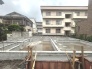 現在建物を建築中です、建築中の物件については現地確認の他、同施工会社の完成施工例のご案内、担当者のプレゼンテーションにてご検討ください。適切なご検討の方法をご説明させて頂きます。
