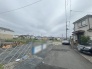 安心して暮らすことのできる住宅街。　住宅地の道路は一般に交通量が少なく車などの騒音が少ないため、住民にとって静かな生活環境が提供されます。
