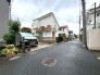周辺は住宅が建ち並ぶ閑静な住宅街です。
