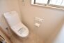 トイレにはウォシュレット機能を標準装備。
