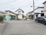 安心して暮らすことのできる住宅街。　住宅地の道路は一般に交通量が少なく車などの騒音が少ないため、住民にとって静かな生活環境が提供されます。
