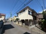 周辺は住宅が建ち並ぶ閑静な住宅街です。
