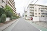 周辺は住宅が建ち並ぶ閑静な住宅街です。
