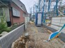 現在建物を建築中です、建築中の物件については現地確認の他、同施工会社の完成施工例のご案内、担当者のプレゼンテーションにてご検討ください。適切なご検討の方法をご説明させて頂きます。
