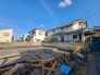 現在建物を建築中です、建築中の物件については現地確認の他、同施工会社の完成施工例のご案内、担当者のプレゼンテーションにてご検討ください。適切なご検討の方法をご説明させて頂きます。
