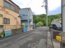 安心して暮らすことのできる住宅街。　住宅地の道路は一般に交通量が少なく車などの騒音が少ないため、住民にとって静かな生活環境が提供されます。
