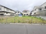 建築条件なしの敷地。弊社グループ「白馬建設」にて建物プランをご提案できます。実際の陽当たりやサイズ感を現地でお確かめください。

