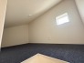 大きな屋根裏部屋はなんだかワクワクしてしまうスペース。季節物の収納など色々な用途に利用できそうな予感。
