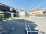 現地ご見学の際、スタッフが様々なご質問に対応いたします、周辺環境、前面道路、建築可能な建物について、ぜひご相談ください。
