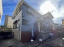 周辺の街並みの中で適度な主張、生活に溶け込むシンプルなデザインの外観が魅力の一戸建です。
