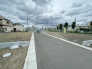 安心して暮らすことのできる住宅街。　住宅地の道路は一般に交通量が少なく車などの騒音が少ないため、住民にとって静かな生活環境が提供されます。
