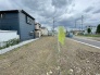 現地ご見学の際、スタッフが様々なご質問に対応いたします、周辺環境、前面道路、建築可能な建物について、ぜひご相談ください。
