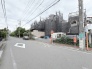 周辺は住宅が建ち並ぶ閑静な住宅街です。
