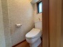 ちょっとした収納を設置する事も可能なトイレスペースです。
