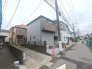 周辺は住宅が建ち並ぶ閑静な住宅街です。
