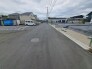 安心して暮らすことのできる住宅街。　住宅地の道路は一般に交通量が少なく車などの騒音が少ないため、住民にとって静かな生活環境が提供されます。
