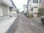 周辺は住宅が建ち並ぶ閑静な住宅街です。

