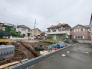 現在建物を建築中です、建築中の物件については現地確認の他、同施工会社の完成施工例のご案内、担当者のプレゼンテーションにてご検討ください。適切なご検討の方法をご説明させて頂きます。
