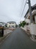 安心して暮らすことのできる住宅街。　住宅地の道路は一般に交通量が少なく車などの騒音が少ないため、住民にとって静かな生活環境が提供されます。
