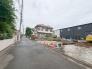 安心して暮らすことのできる住宅街。　住宅地の道路は一般に交通量が少なく車などの騒音が少ないため、住民にとって静かな生活環境が提供されます。
