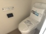 トイレにはウォシュレット機能を標準装備。
