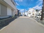周辺は住宅が建ち並ぶ閑静な住宅街です。

