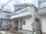現在建物を建築中です、建築中の物件については現地確認の他、同施工会社の完成施工例のご案内、担当者のプレゼンテーションにてご検討ください。適切なご検討の方法をご説明させて頂きます。
