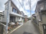 周辺は住宅が建ち並ぶ閑静な住宅街です。
