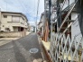 周辺は住宅が建ち並ぶ閑静な住宅街です。
