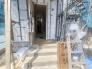 周辺の街並みの中で適度な主張、生活に溶け込むシンプルなデザインの外観が魅力の一戸建です。
