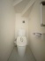 階段下を有効活用したトイレスペース。
便座はもちろんウォシュレット。

