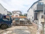 現在建物を建築中です、建築中の物件については現地確認の他、同施工会社の完成施工例のご案内、担当者のプレゼンテーションにてご検討ください。適切なご検討の方法をご説明させて頂きます。
