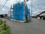 周辺は住宅が建ち並ぶ閑静な住宅街です。

