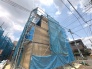 現在建物を建築中です、建築中の物件については現地確認の他、同施工会社の完成施工例のご案内、担当者のプレゼンテーションにてご検討ください。適切なご検討の方法をご説明させて頂きます。
