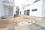 周辺は住宅が建ち並ぶ閑静な住宅街です。
