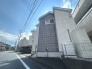 周辺は住宅が建ち並ぶ閑静な住宅街です。
