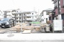A号棟 現在建物を建築中です、建築中の物件については現地確認の他、同施工会社の完成施工例のご案内、担当者のプレゼンテーションにてご検討ください。適切なご検討の方法をご説明させて頂きます。
